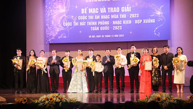 Ước mơ opera của chàng trai Mường