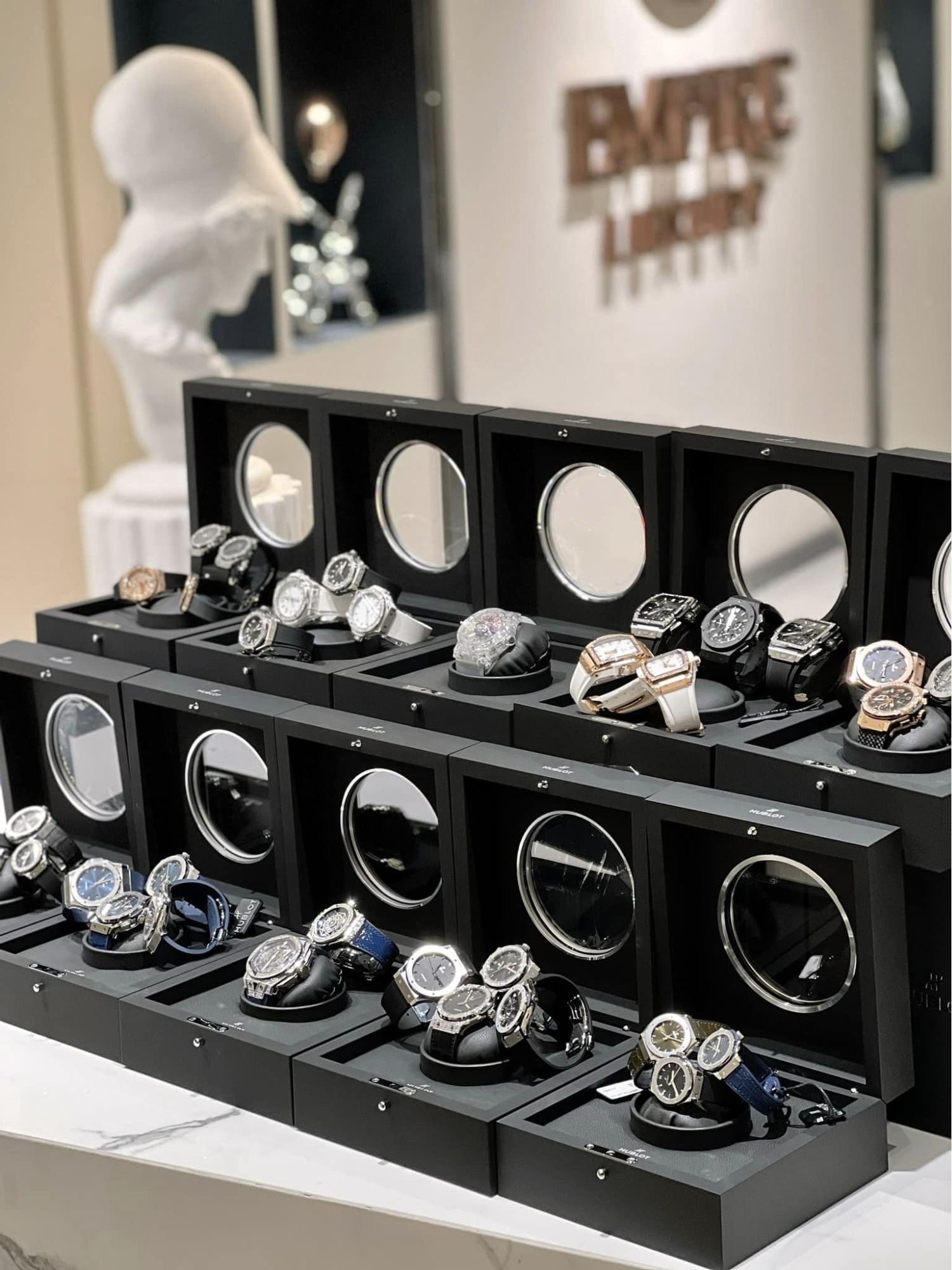 Empire Luxury - Địa Điểm Mua Đồng Hồ Hublot Yêu Thích Của Giới Sưu Tầm Việt