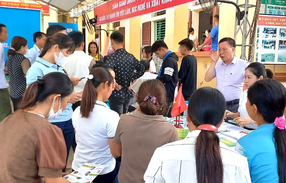 Tân Sơn: Tổ chức bốn sàn giao dịch việc làm tại các trung tâm cụm xã