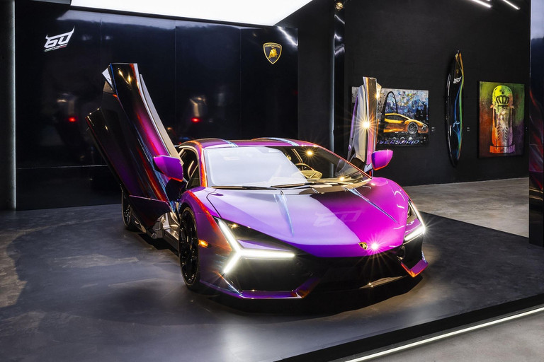 Lamborghini Revuelto Opera Unica là phiên bản đặc biệt được hãng siêu xe Italy ra mắt nhằm kỷ niệm 60 năm thành lập thương hiệu.