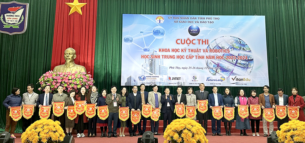 Cuộc thi Khoa học kỹ thuật và Robotics học sinh trung học cấp tỉnh