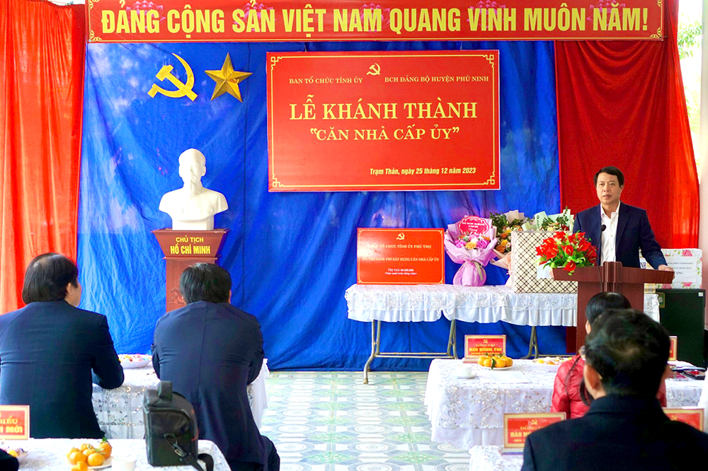 Bàn giao “Căn nhà cấp ủy” tại huyện Phù Ninh