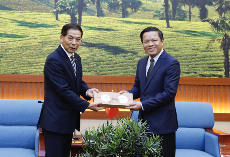 Hwaseong City (RoK)s delegation pays a working visit to Phu Tho