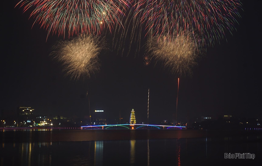 Chương trình nghệ thuật Viettri Countdown 2024 - Việt Trì thành phố sắc màu