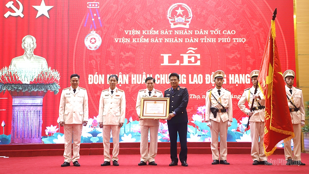 Viện Kiểm sát nhân dân tỉnh đón nhận Huân chương Lao động hạng Nhất