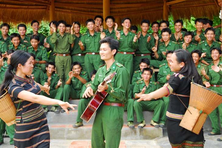 Lý luận, phê bình văn học nghệ thuật góp phần làm giàu tâm hồn người lính