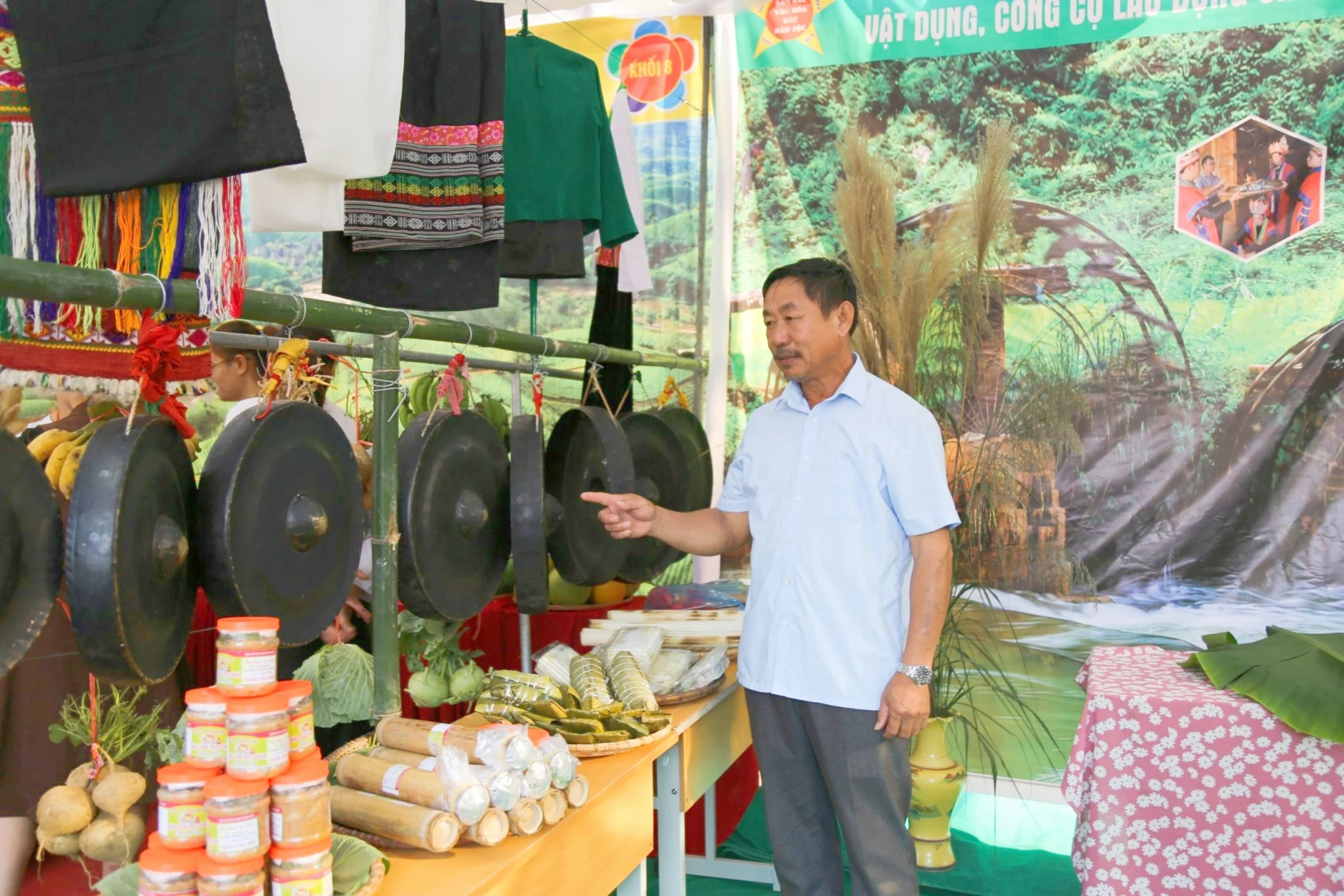 Phát huy vai trò người có uy tín