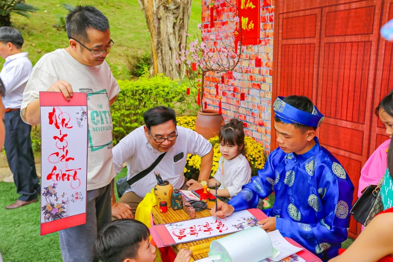 Nhiều hoạt động đón Xuân Giáp Thìn tại khu du lịch Núi Thần Tài Đà Nẵng