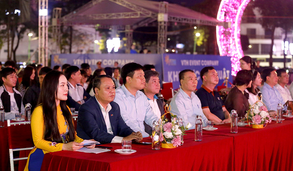 Chương trình nghệ thuật “Lung linh sắc xuân trên miền Đất Tổ”