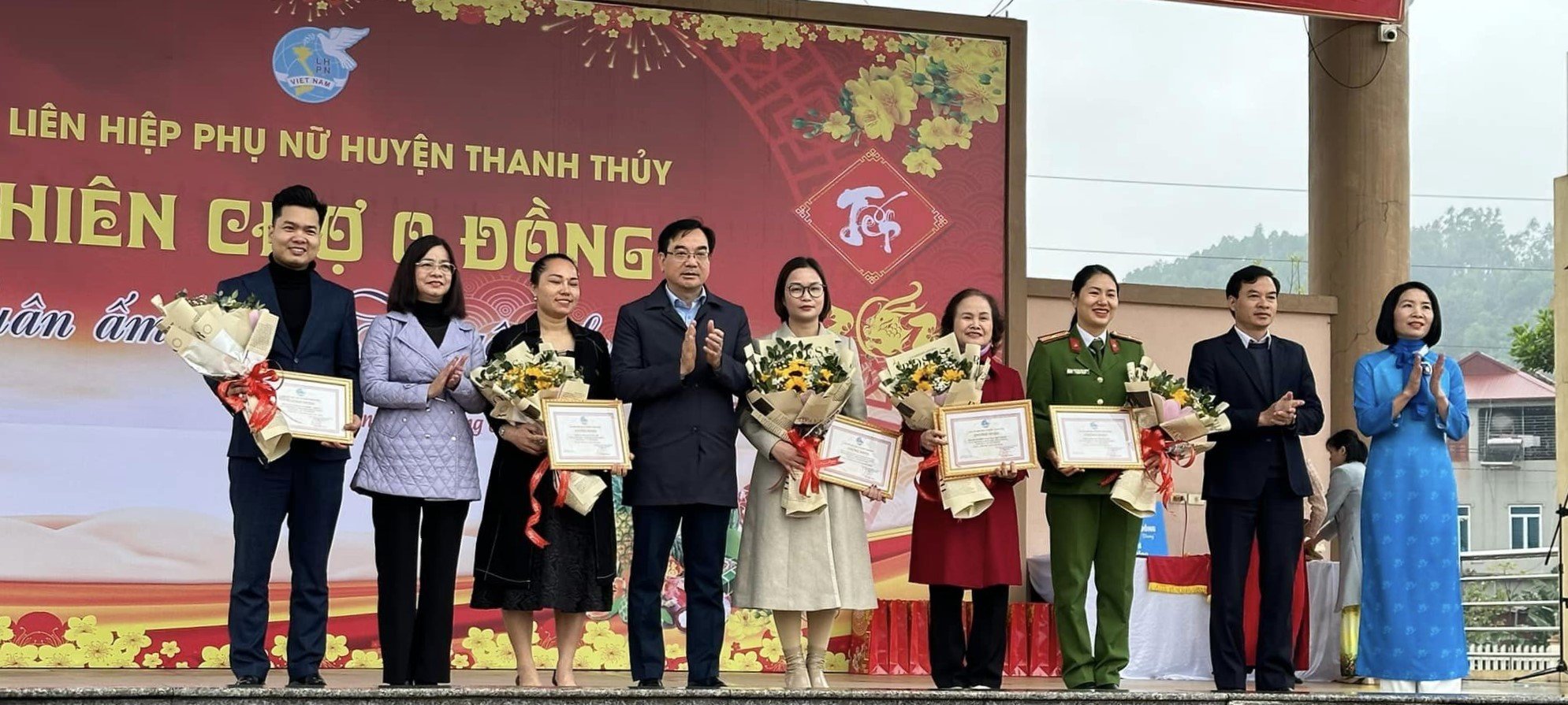 “Phiên chợ 0 đồng” Xuân ám áp Tết yêu thương tại Thanh Thủy