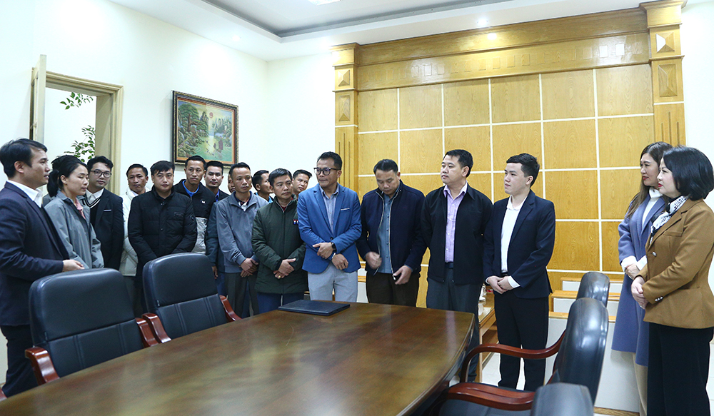 A delegation of officials from Luang Namtha province (Lao) pays a working visit to Phu Tho Department of Foreign Affairs