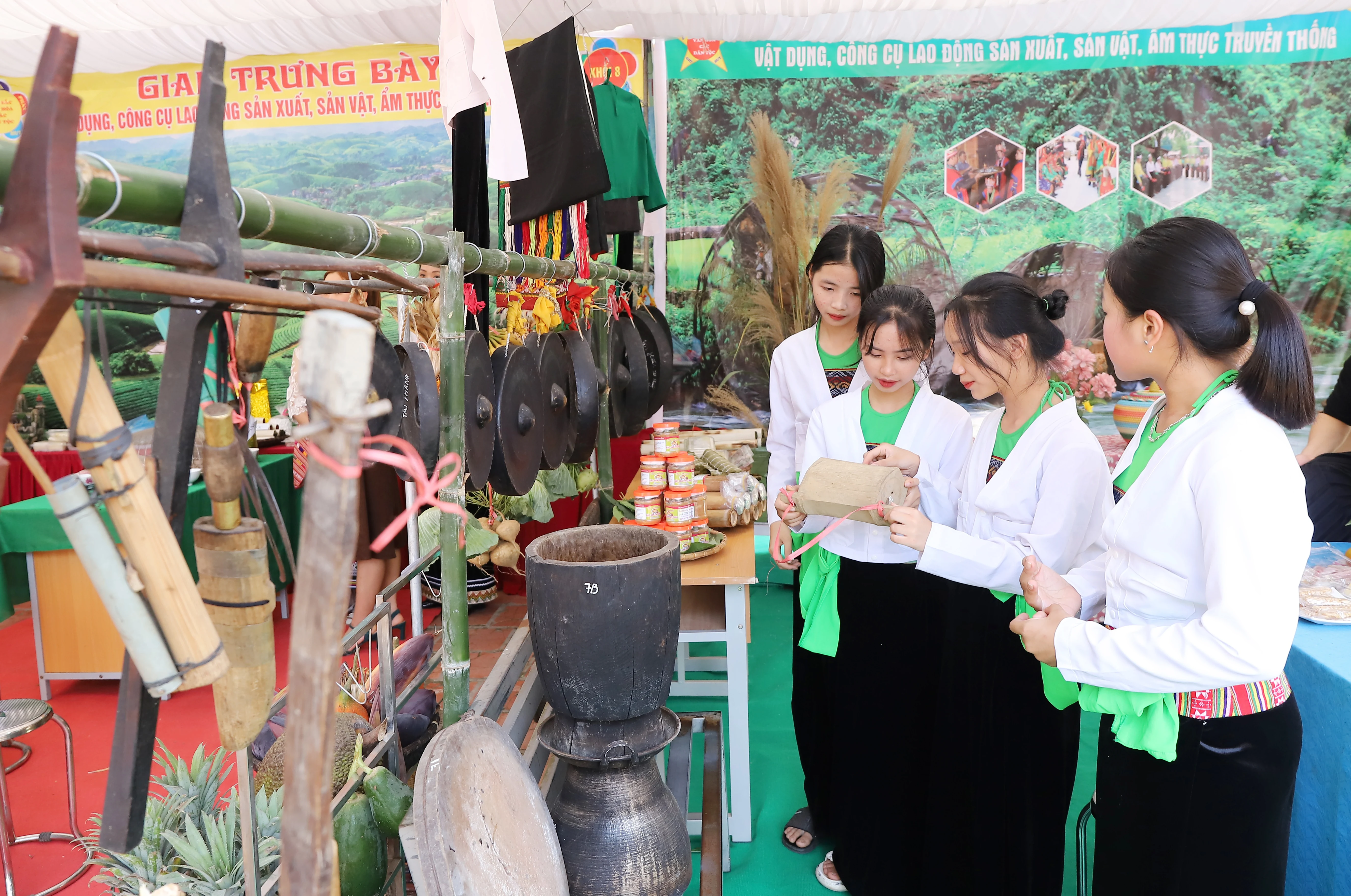 Sắc màu văn hóa Mường