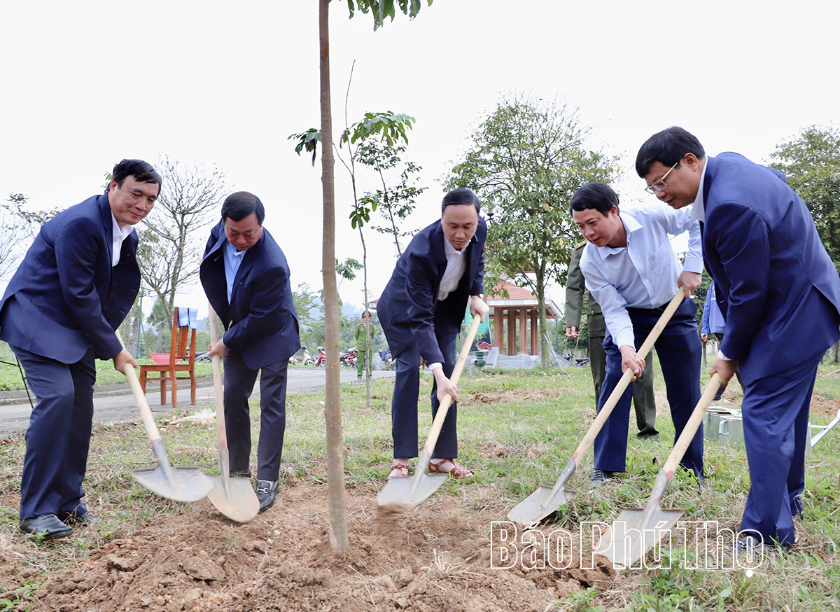 Phú Thọ phát động “Tết trồng cây đời đời nhớ ơn Bác Hồ” Xuân Giáp Thìn