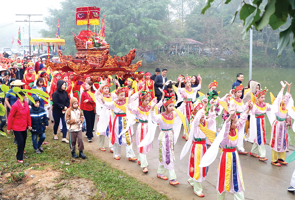 Du Xuân về miền lễ hội