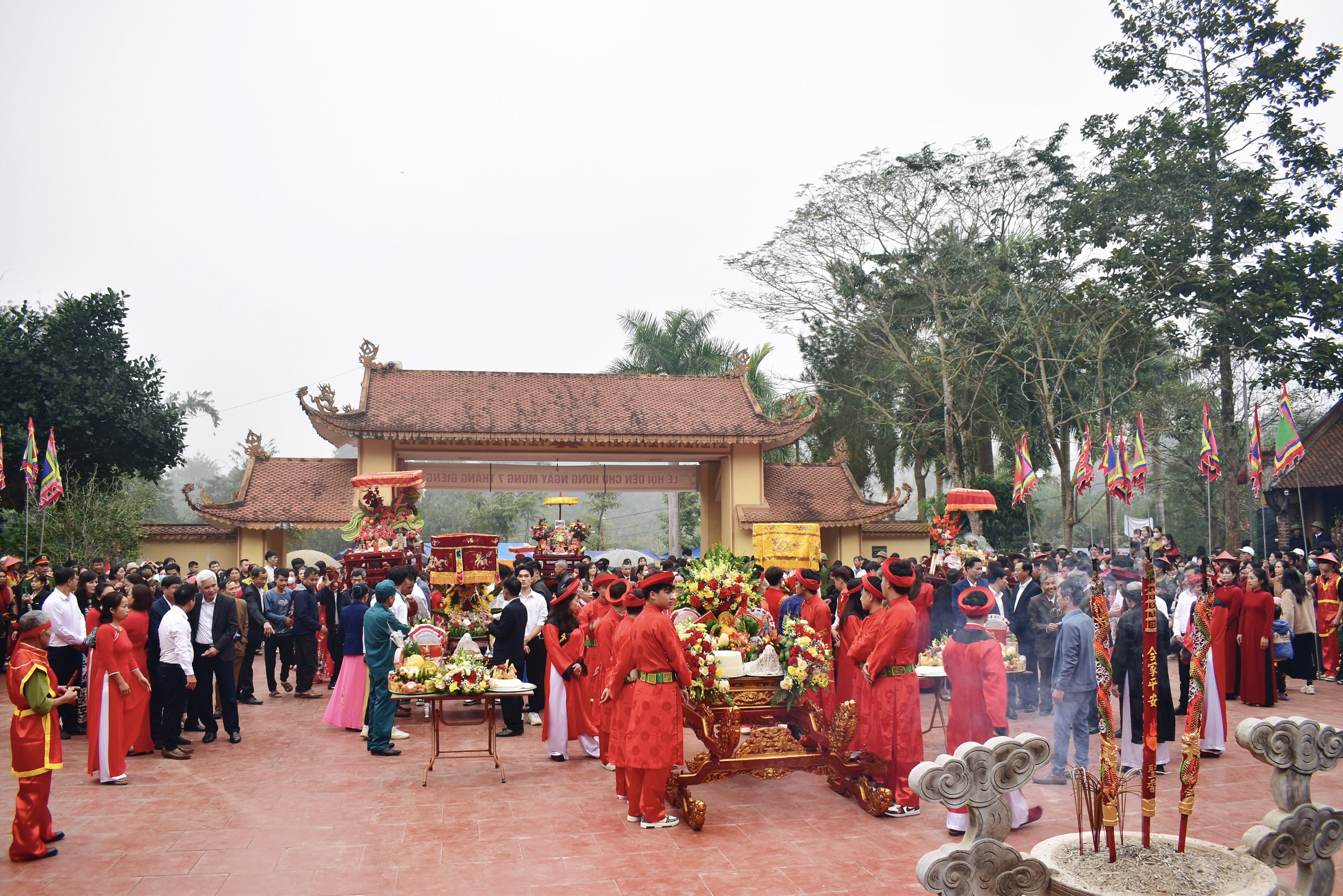 Lễ hội đền Chu Hưng