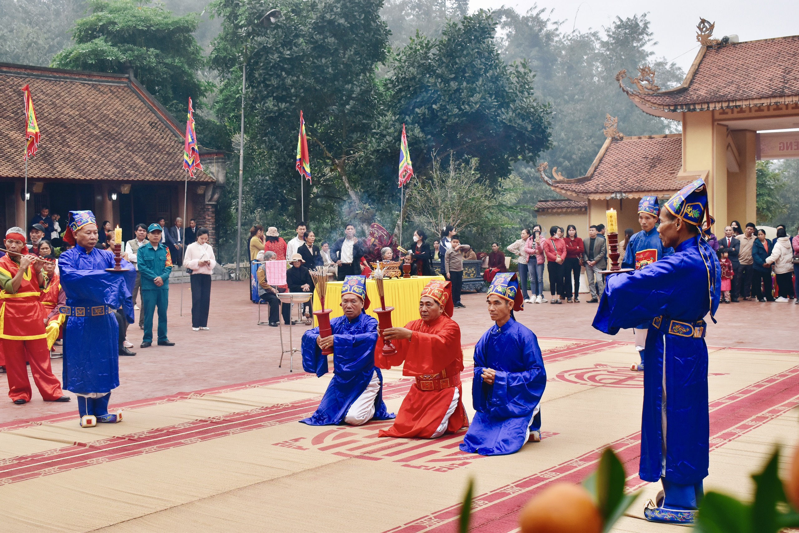 Lễ hội đền Chu Hưng