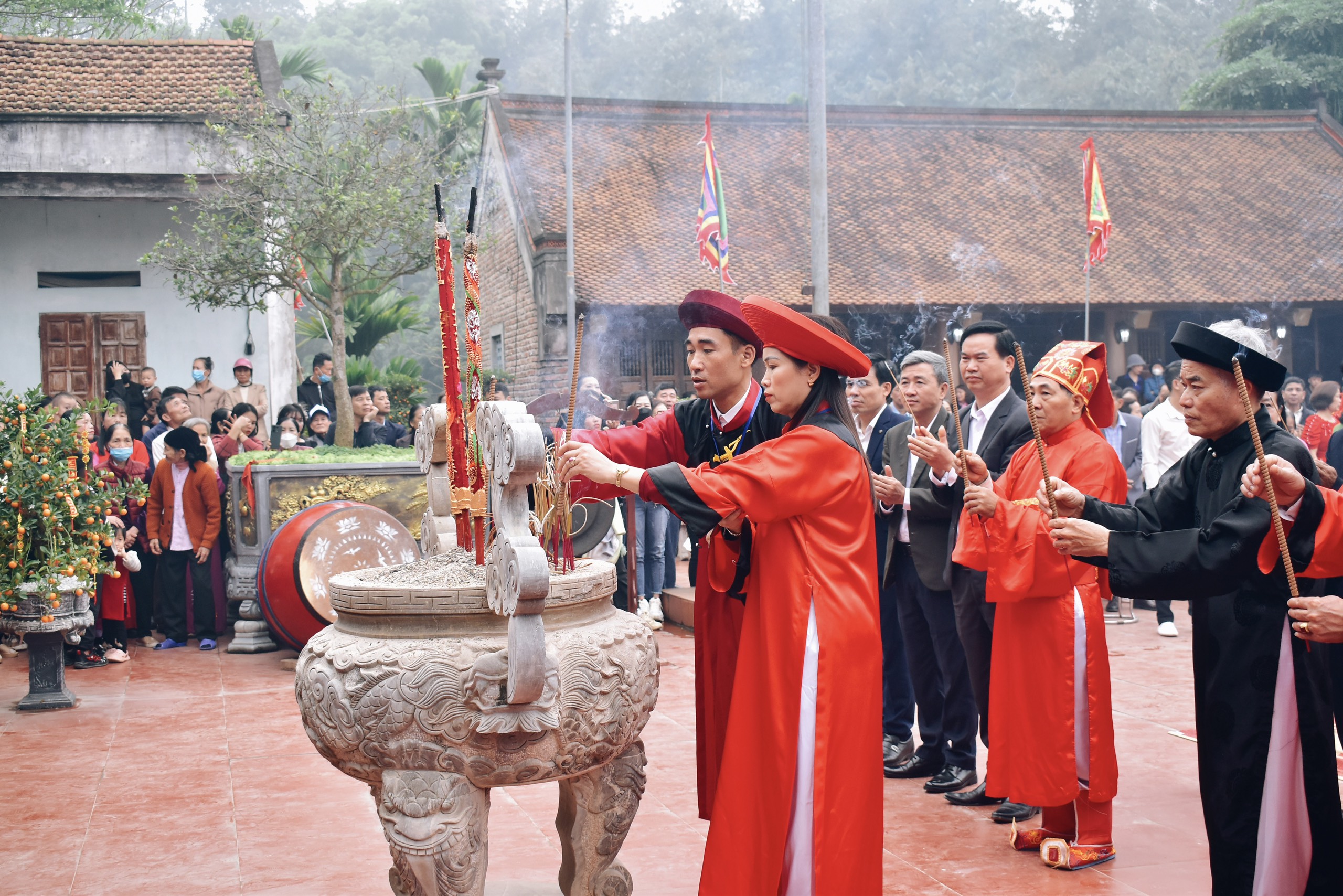 Lễ hội đền Chu Hưng