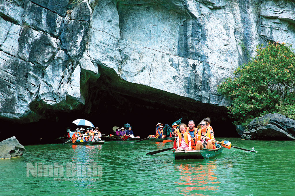 Du lịch Ninh Bình thúc đẩy tăng trưởng kinh tế