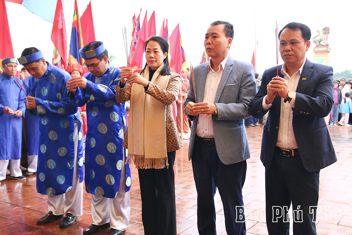 Festival re-enacts Hung Kings’ teachings on rice cultivation