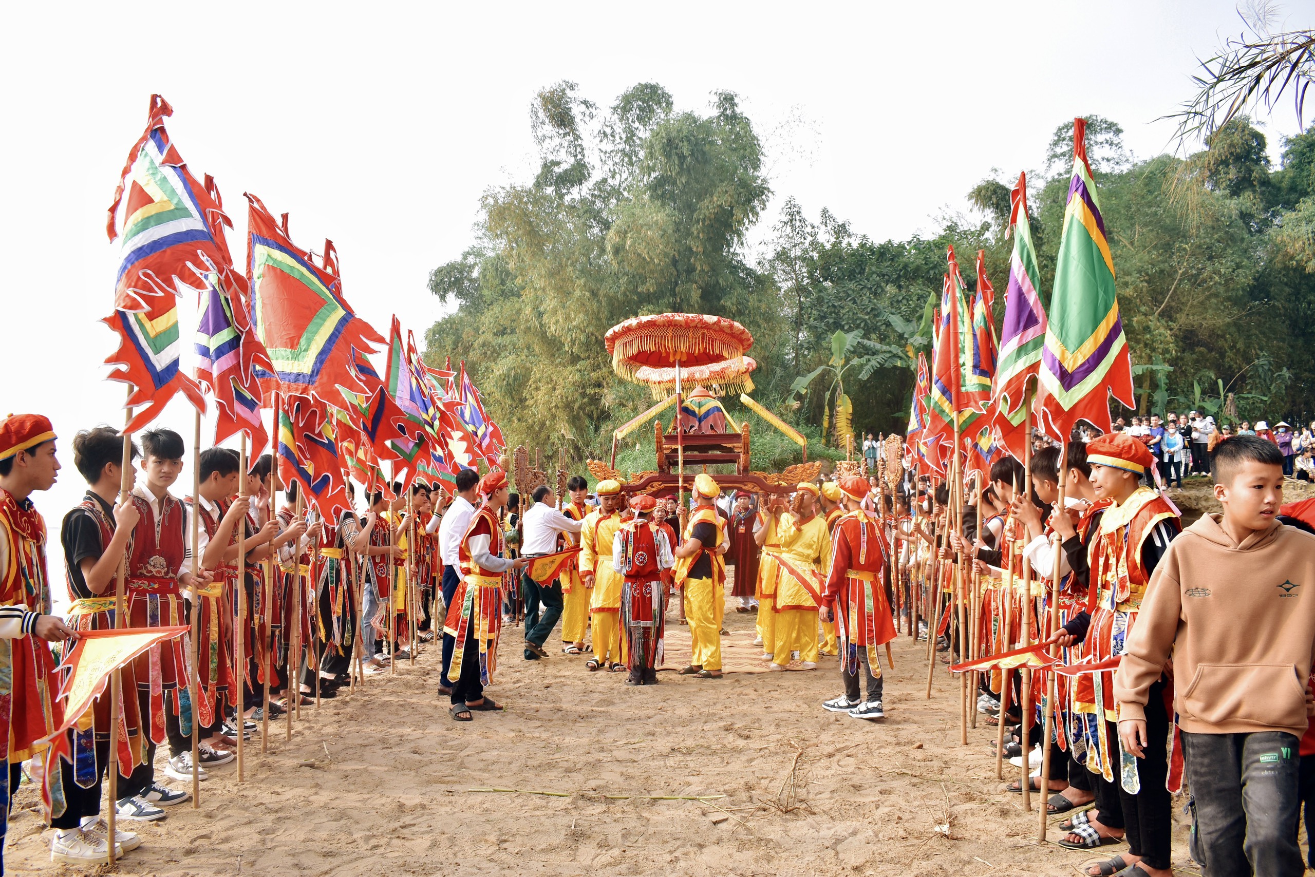 Water procession at Nghe Temple, Dong Communal House