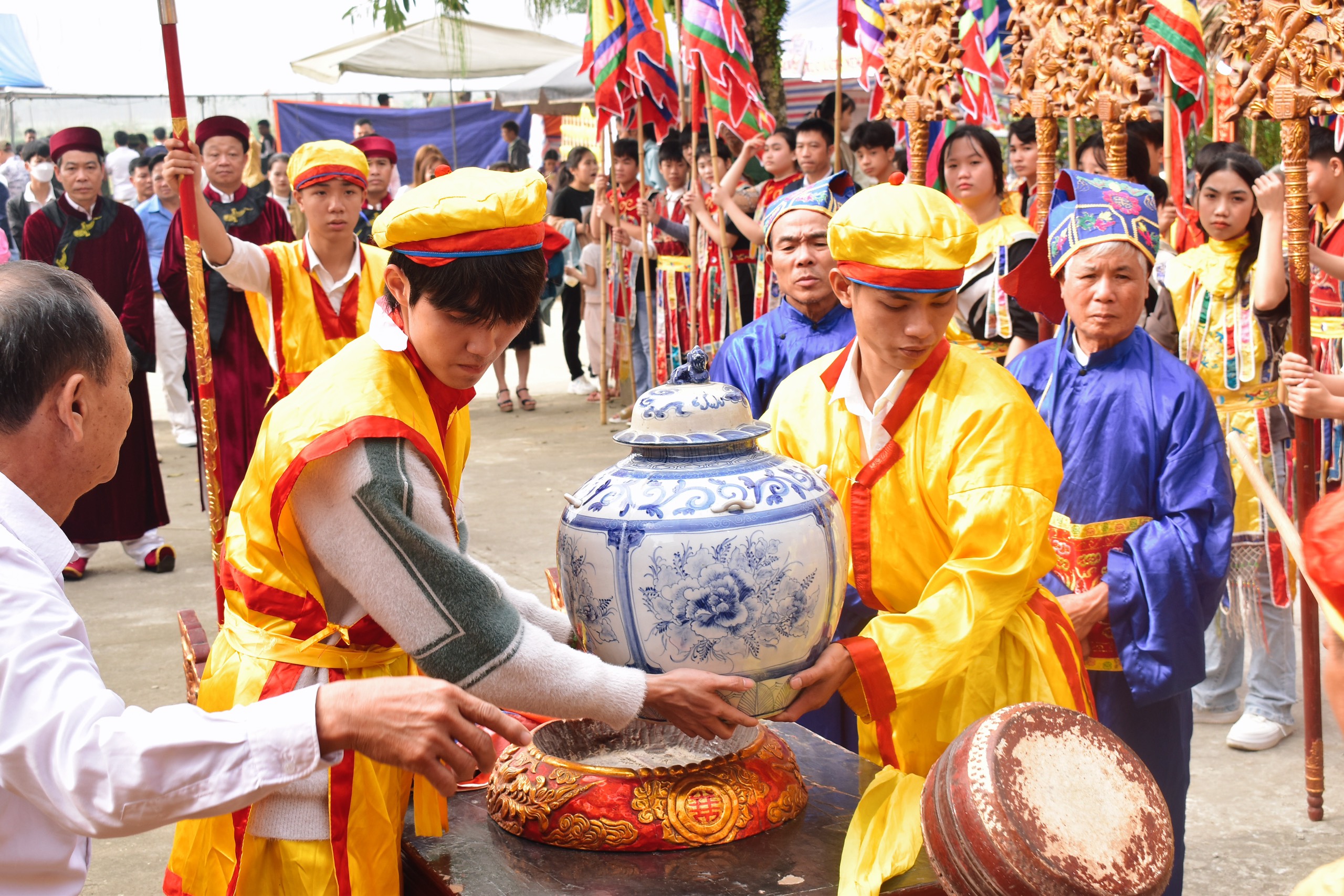 Water procession at Nghe Temple, Dong Communal House