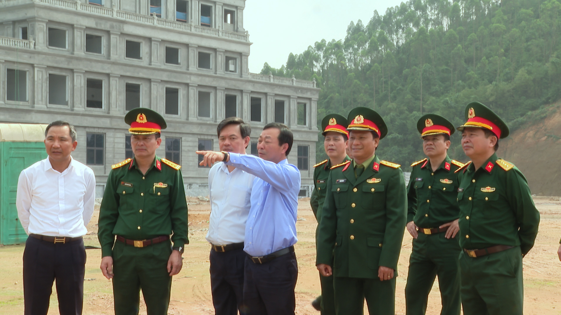 Chairman of the Provincial Peoples Committee, Bui Van Quang, visited military defense projects