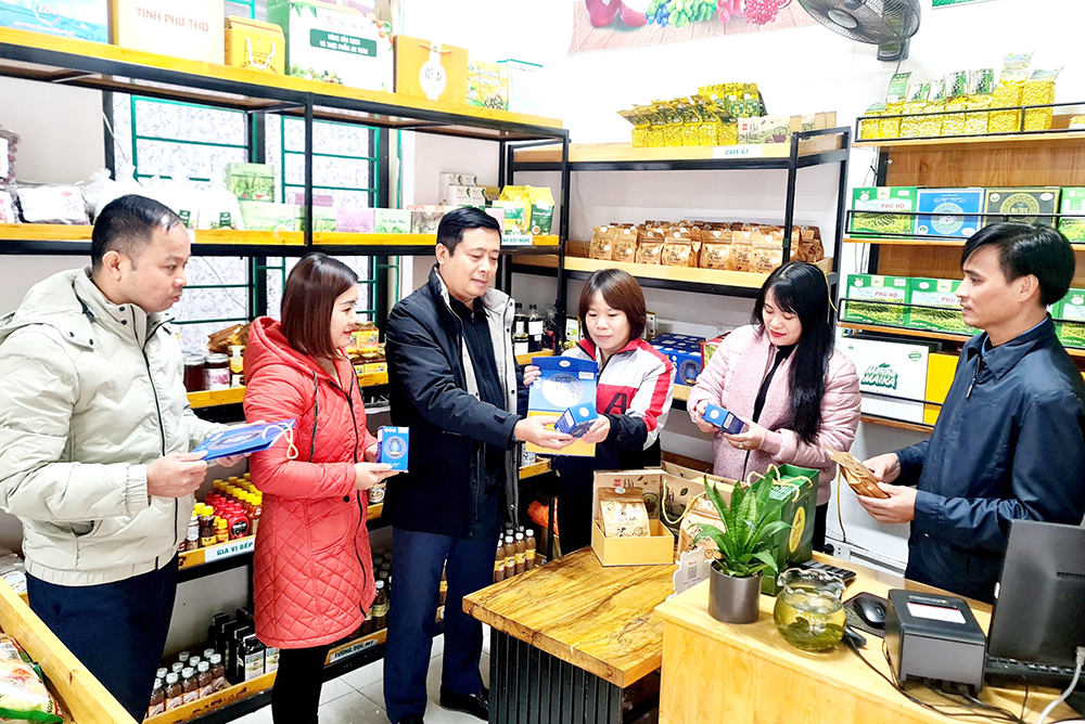 Connecting to consume cooperative goods during Tet