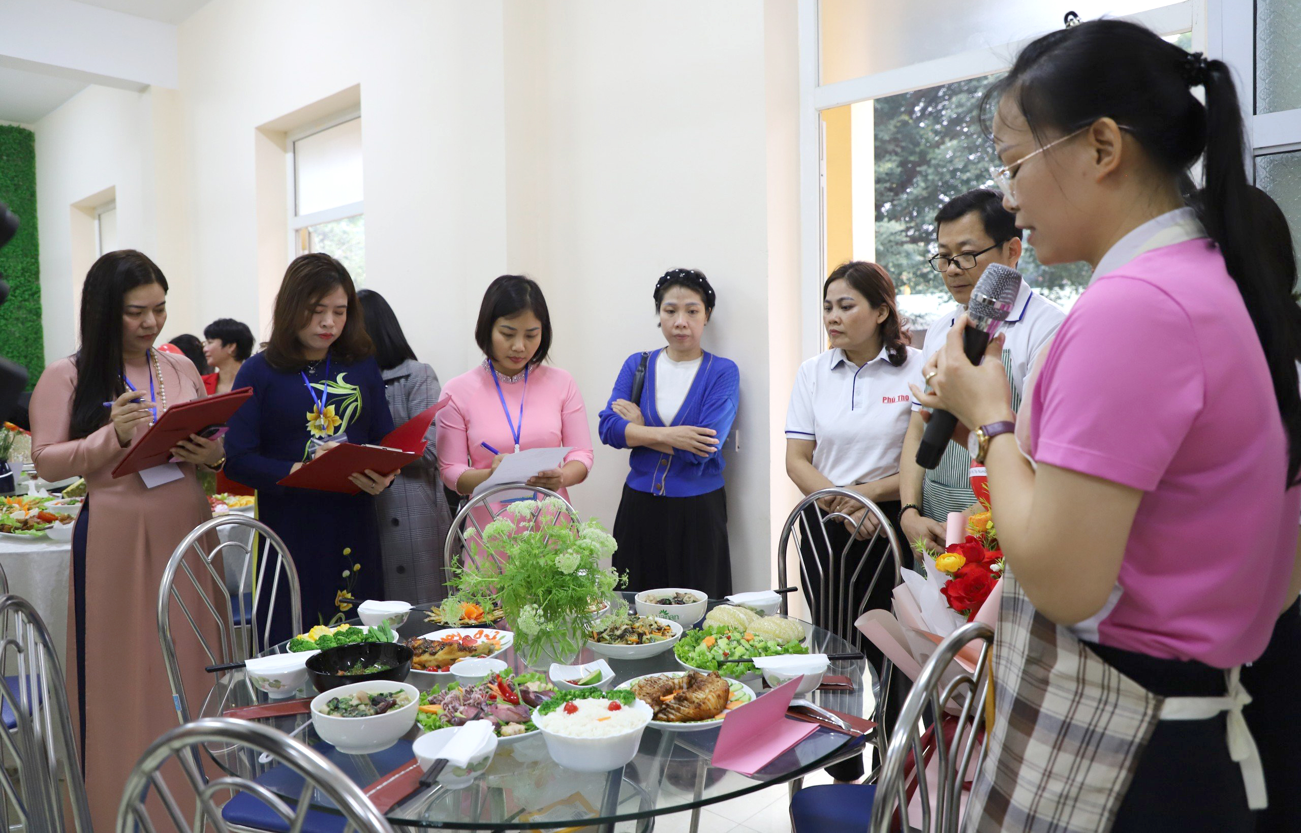 Hội thi nấu ăn “Giữ lửa yêu thương”