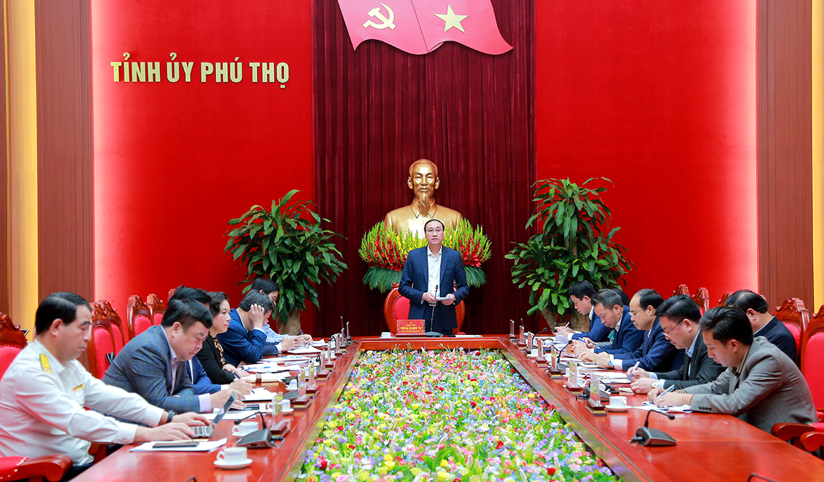 Develop Communist Party and Trade Union organizations in the sector of non-state enterprises