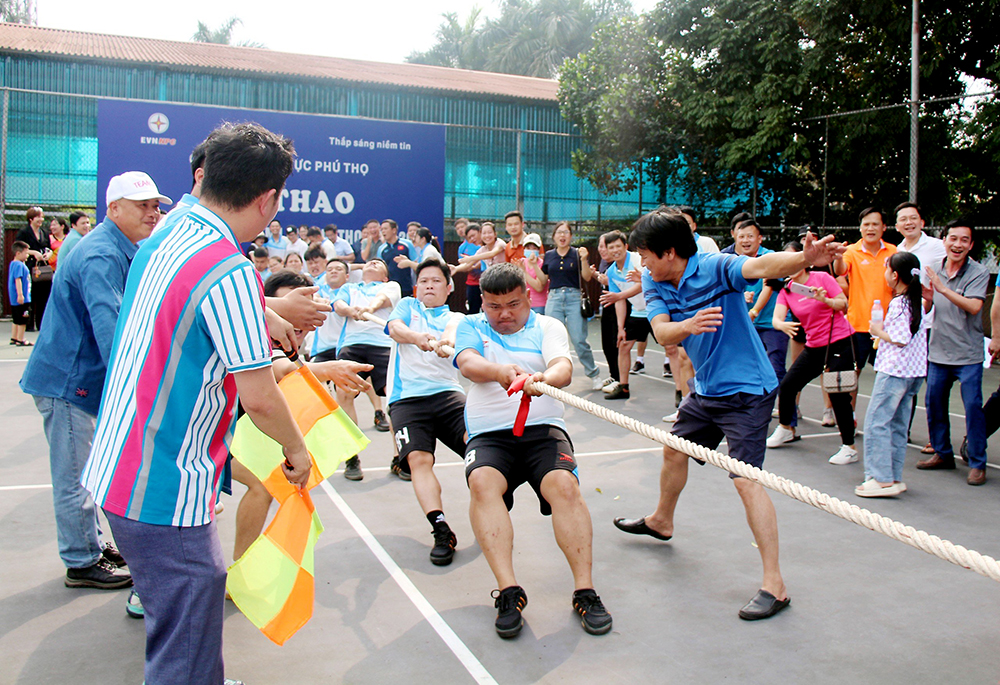 Thi đấu thể thao chào mừng 93 năm ngày thành lập Đoàn TNCS Hồ Chí Minh