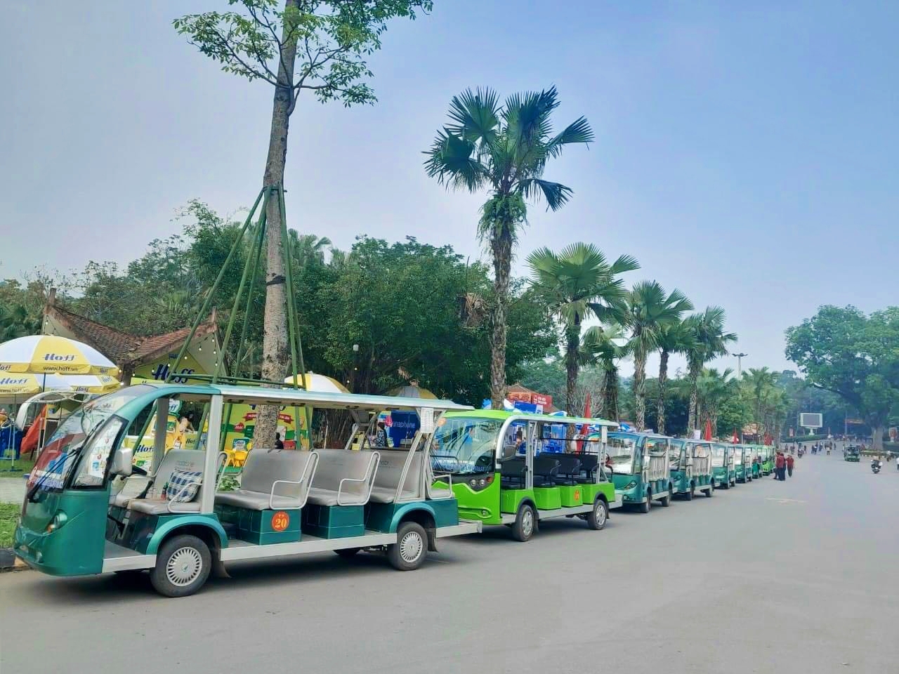 More than 100 electric vehicles are ready to serve tourists on the occasion of Hung Kings’ death anniversary