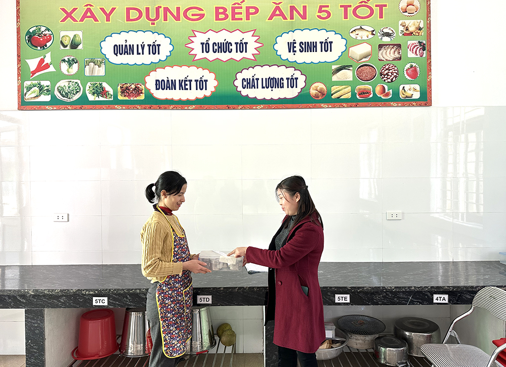 Đảm bảo các bữa ăn bán trú