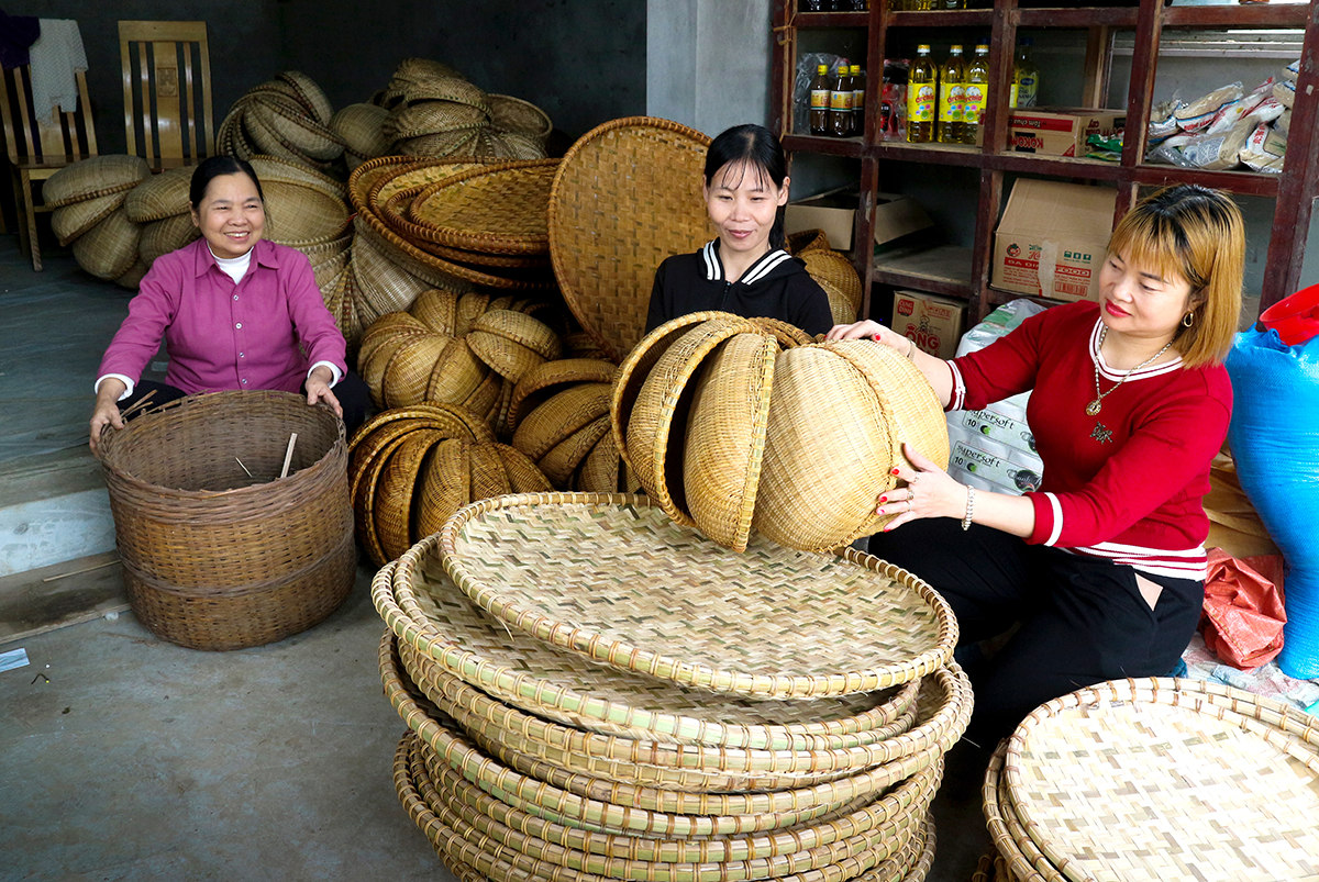 Maintaining the tranditional wicker craft