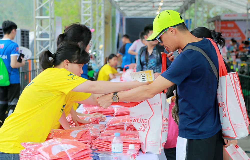 Khai mạc Giải Marathon Đền Hùng Spirituality “về nguồn” năm 2024