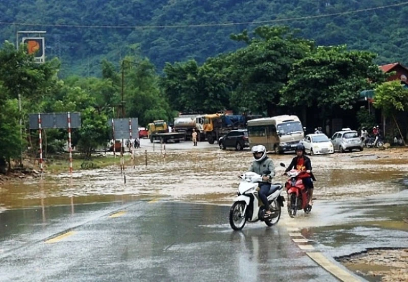 Vùng núi và trung du Bắc Bộ chuyển mát, cục bộ có mưa to