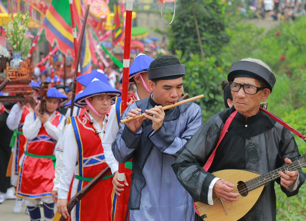 Hùng Lô khai hội