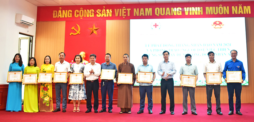 Phát động Tháng Nhân đạo