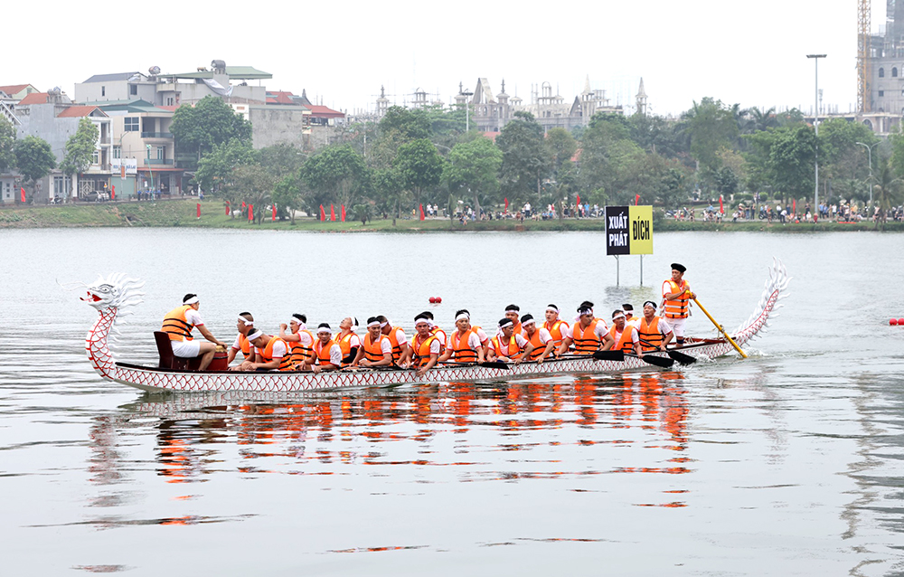 Bạch Hạc vô địch giải Bơi chải thành phố Việt Trì mở rộng