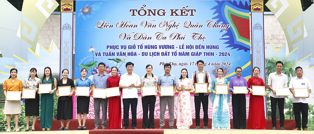 Bế mạc liên hoan văn nghệ quần chúng và dân ca Phú Thọ