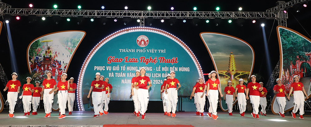 Mass dance exchange for the Hung Kings’ Temple Festival