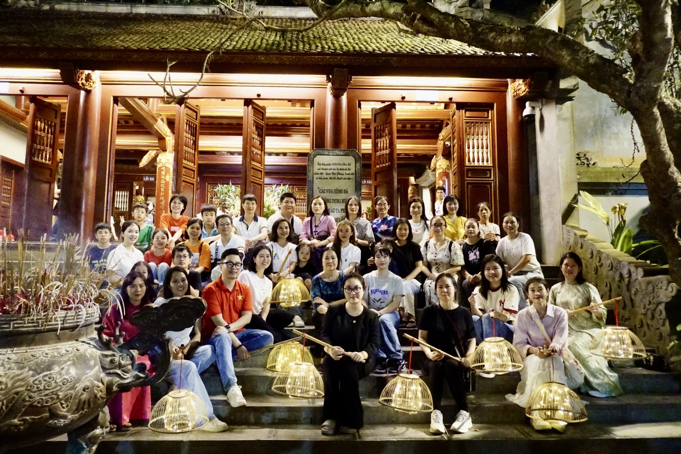 Sacred Hung Kings’ Temple at night