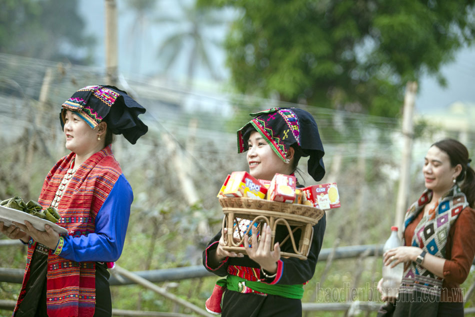 Tết té nước dân tộc Lào bản Pa Xa Lào