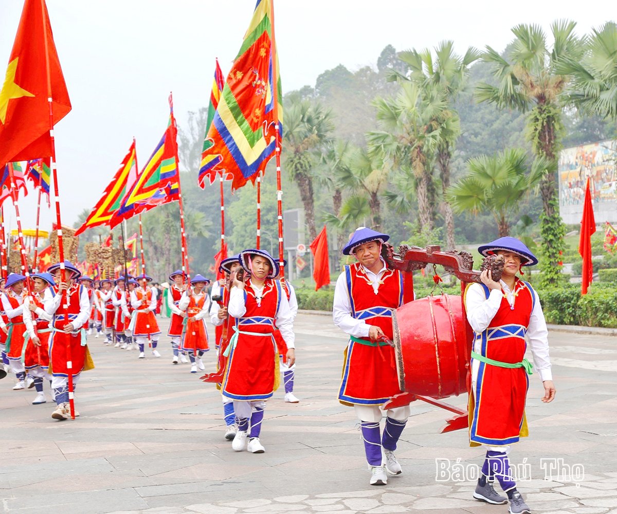 Lễ rước kiệu về Đền Hùng của các địa phương vùng ven Khu di tích