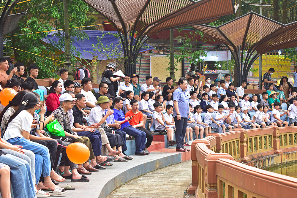 Special water puppet show