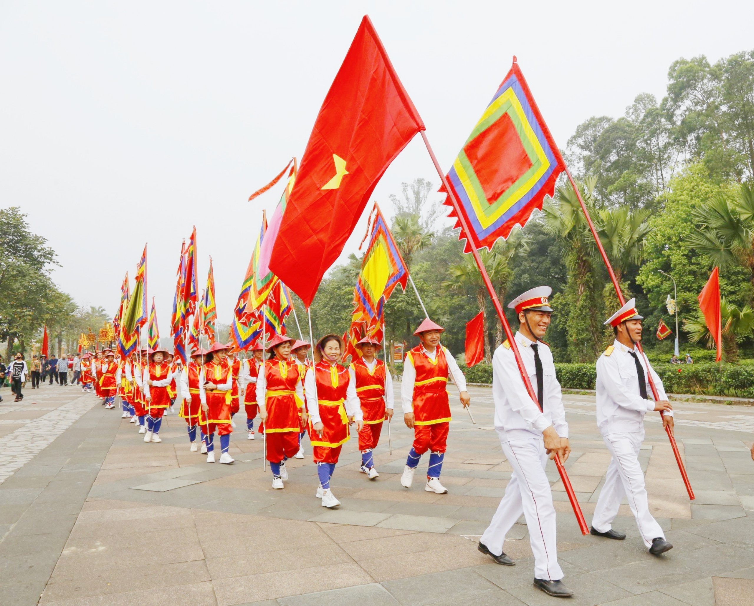 Palanquin procession to Hung King Temple by locals surrounding the relic