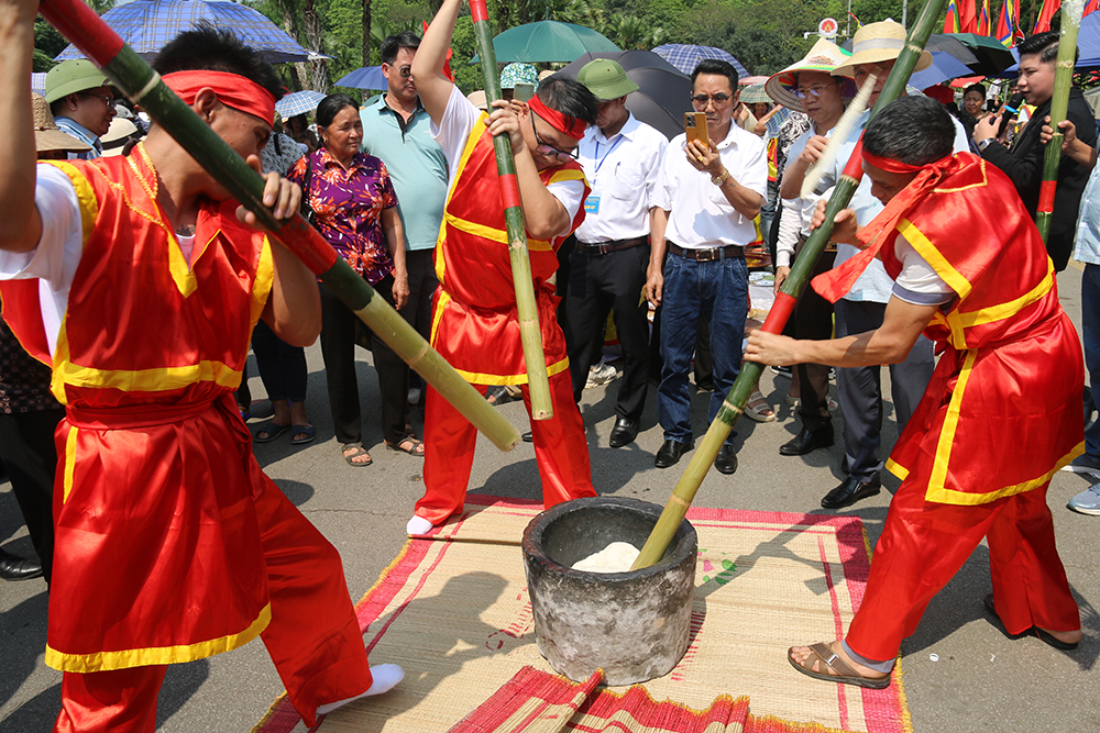 The 11th Chung cake and Giay cake making contest in 2024