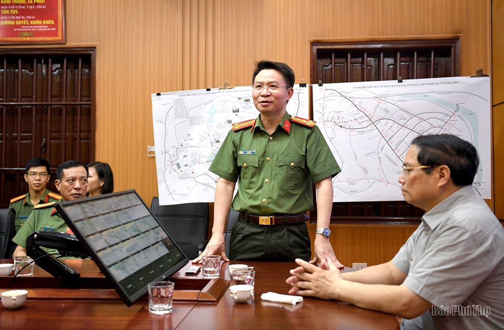 Prime Minister Pham Minh Chinh visits the Command Information Center at Hung King Temple Historical Relic Area