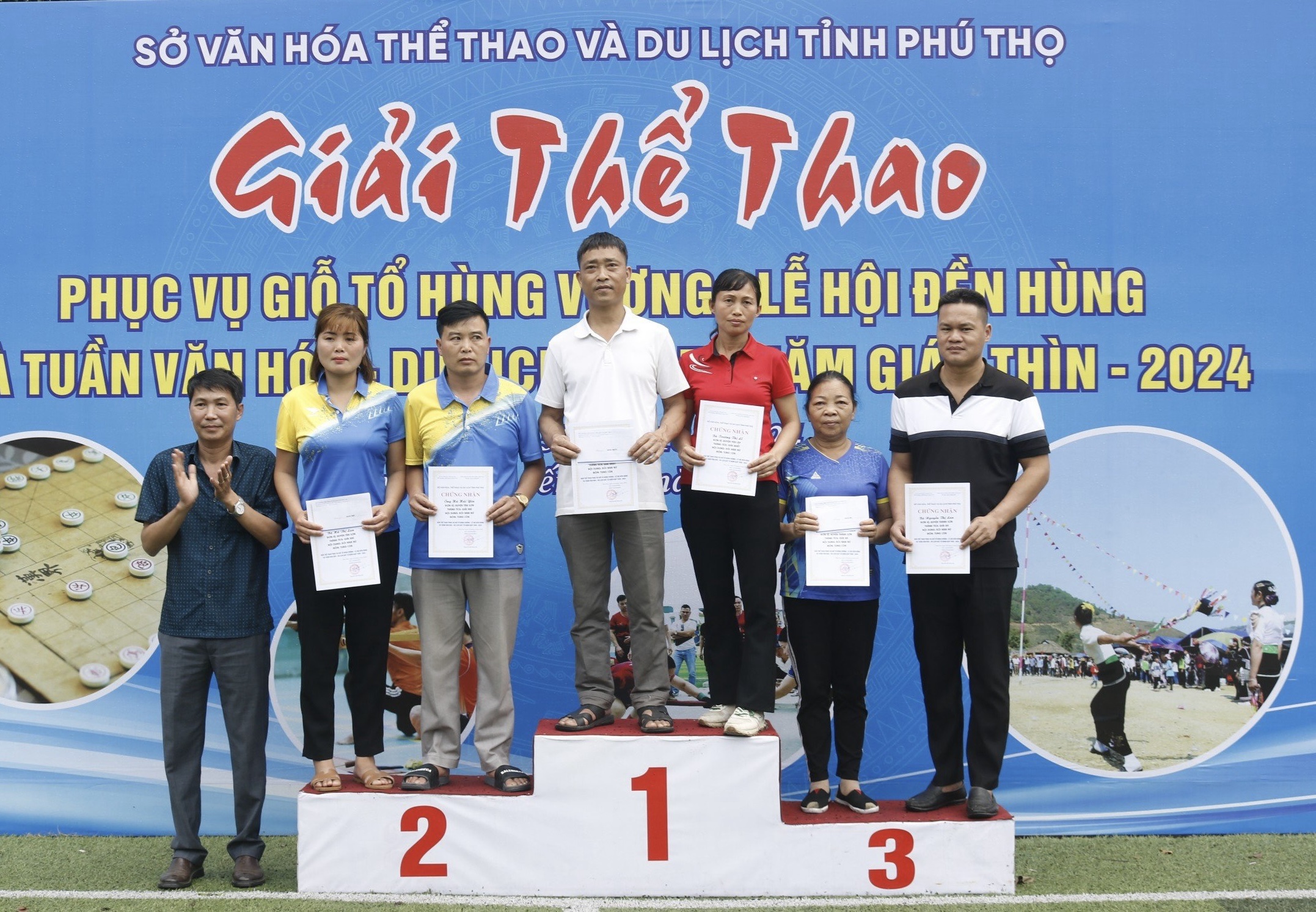 Awarding traditional sport competition at the Hung King Temple Festival in 2024