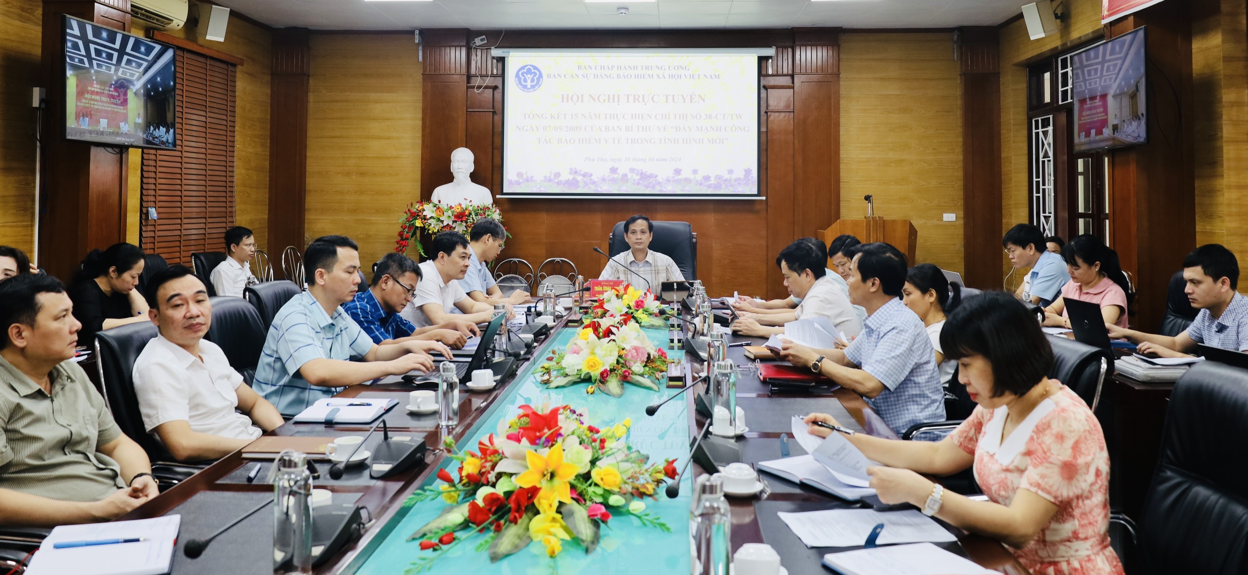 Đẩy mạnh công tác Bảo hiểm Y tế trong tình hình mới