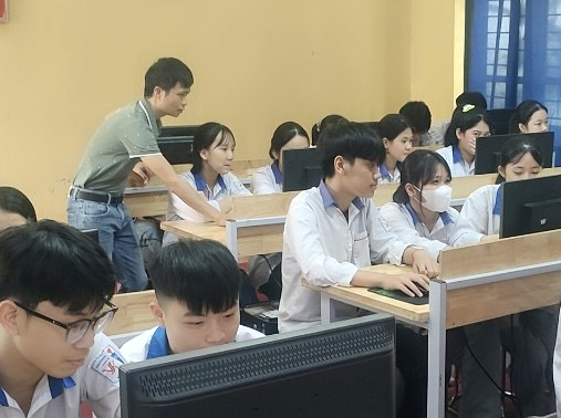 Học sinh có thể đăng ký dự tuyển vào hai lớp chuyên Trường THPT Chuyên Hùng Vương